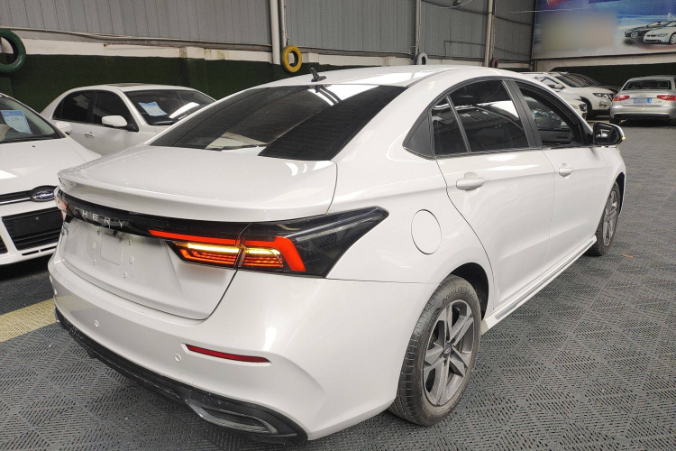 奇瑞 艾瑞泽5 PLUS 2021款 小AI 1.5L CVT享PLUS车身外观7