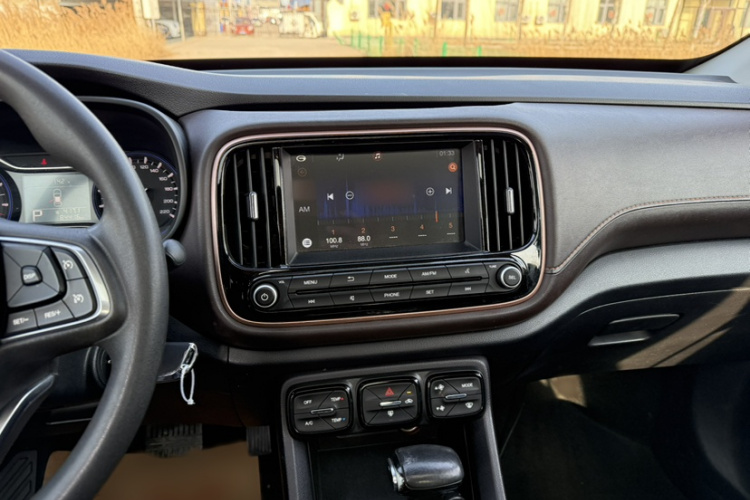 广汽传祺 传祺GS3 2017款 150N 自动精英版中控内饰7001