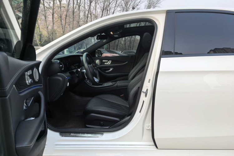 奔驰E级(进口) 2021款 改款 E 260 豪华型运动版中控内饰7003