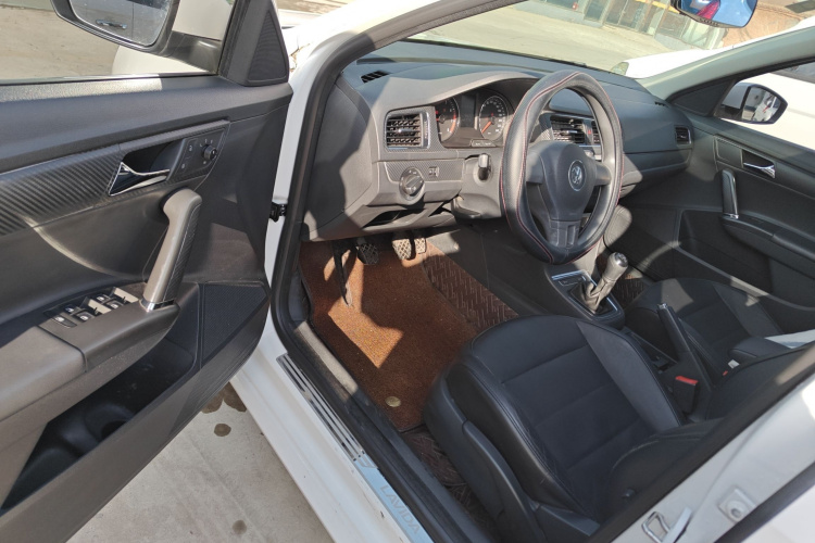 大众 朗行 2013款 1.6L 手动舒适型中控内饰7003