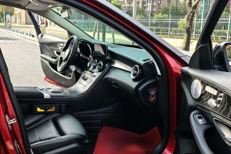 奔驰C级 2019款 改款 C 260 L 运动版中控内饰7004