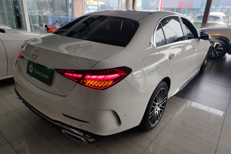 奔驰C级 2023款 改款 C 200 L 运动版车身外观7