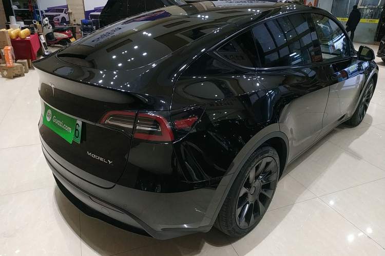 特斯拉 Model Y 2021款 标准续航后驱版车身外观7