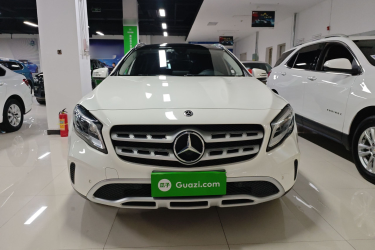 奔驰GLA 2018款 GLA 200 时尚型车身外观2