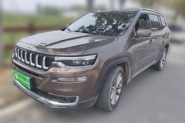 Jeep 大指挥官 2018款 2.0T 四驱臻享版 国V车身外观1