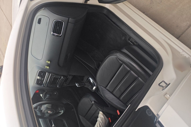 大众 Polo 2011款 1.6L 自动致酷版局部细节9005