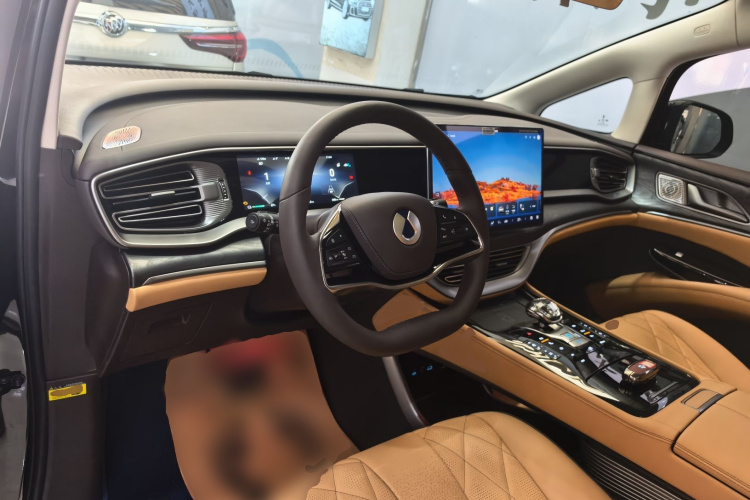 腾势D9 2024款 DM-i 1050 尊享型中控内饰7002