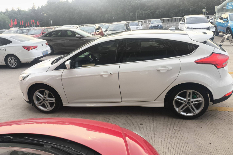 福特 福克斯 2020款 两厢经典 1.5L 自动风尚型车身外观6003