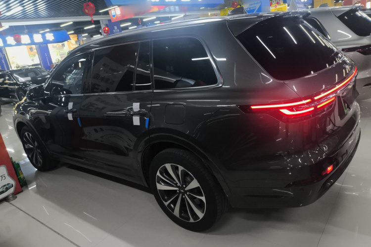 理想汽车 理想ONE 2020款 增程6座版车身外观4