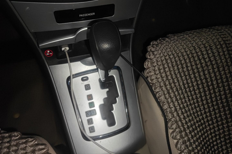 丰田 卡罗拉 2011款 1.6L 自动GL局部细节18