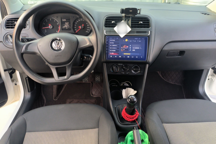 大众 Polo 2016款 1.4L 手动风尚型中控内饰12