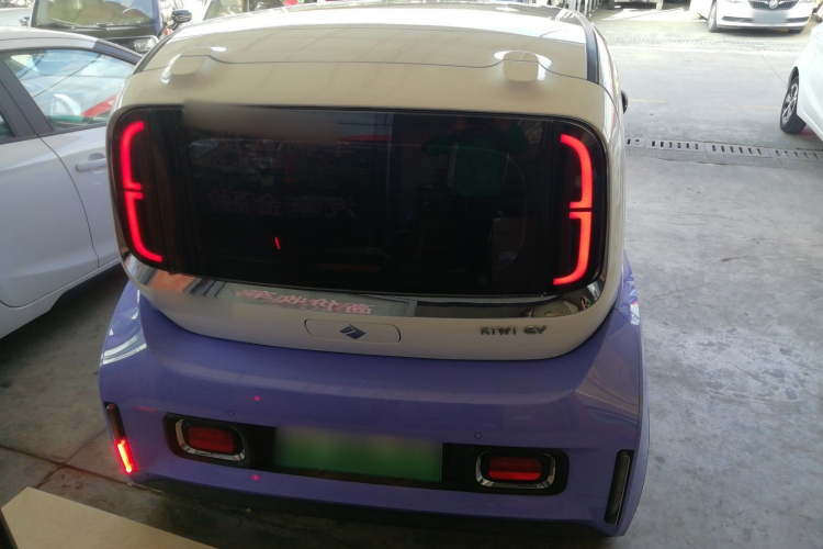 宝骏KiWi EV 2023款 大疆版 三元锂车身外观6