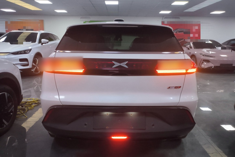 小鹏G3 2019款 尊享版车身外观6