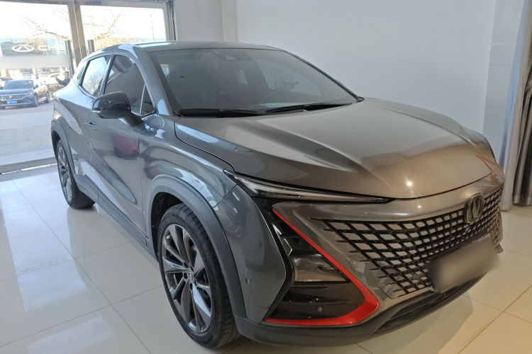 长安UNI-T 2020款 1.5T 旗舰型车身外观3