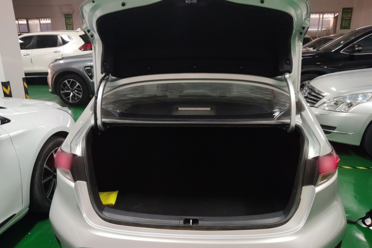 丰田 雷凌 2021款 185T CVT豪华版局部细节23