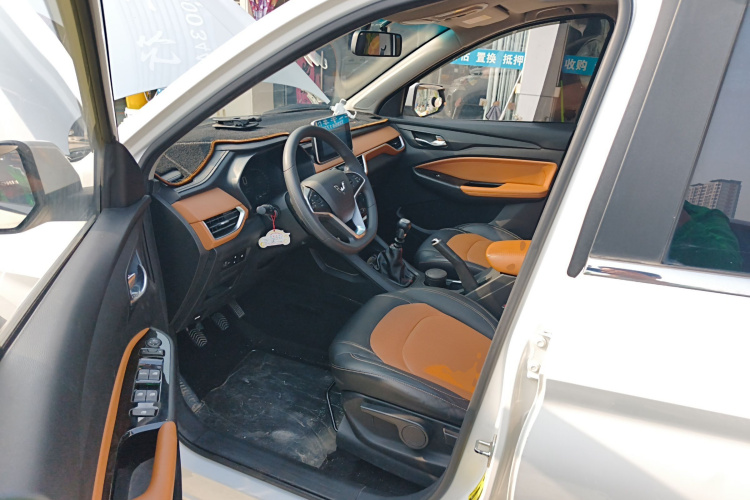 五菱汽车 五菱宏光S3 2018款 1.5L 手动豪华型 国V中控内饰20