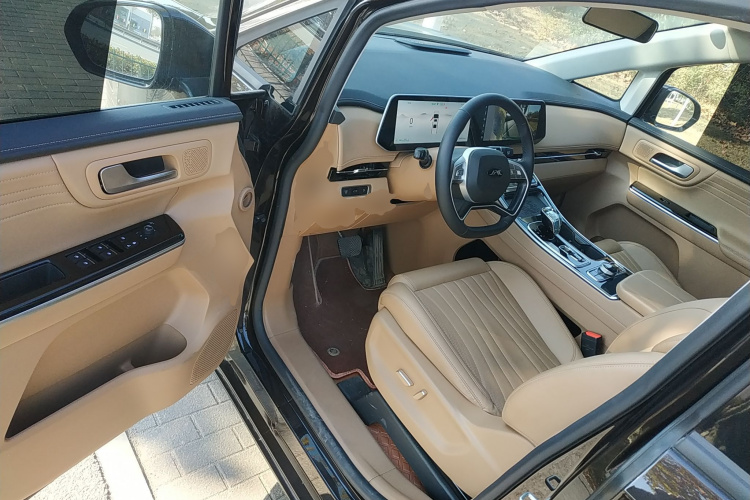 江淮瑞风 瑞风RF8 PHEV 2024款 智聆版 1.5T 150KM 旗舰型 磷酸铁锂中控内饰7003