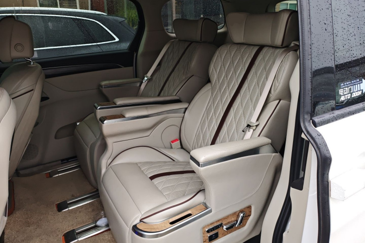 别克GL8 2020款 ES陆尊 653T 舒适型中控内饰21