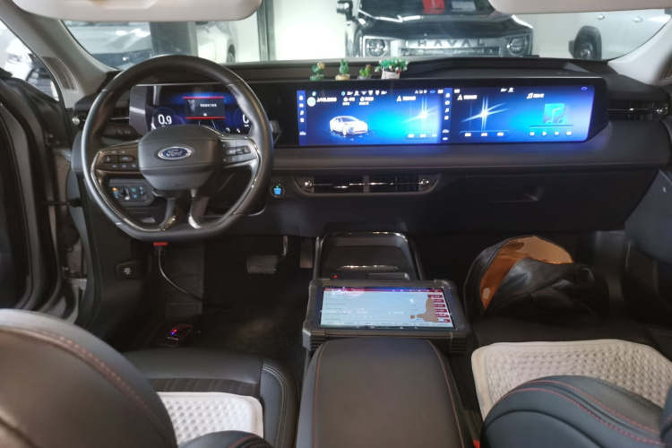 福特 蒙迪欧 2022款 改款 EcoBoost 245 豪华型中控内饰12