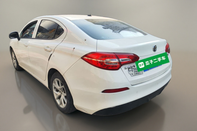 中华H3 2017款 1.5L 手动精英型车身外观5
