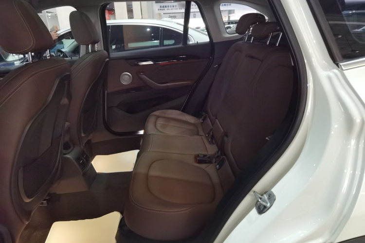 宝马X1 2021款 sDrive25Li 领先型中控内饰21