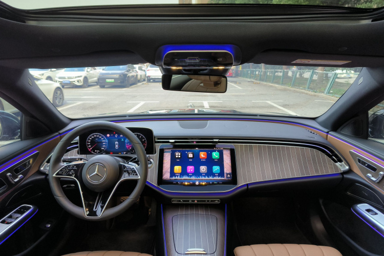 奔驰E级 2025款 E 300 L 时尚型中控内饰7006