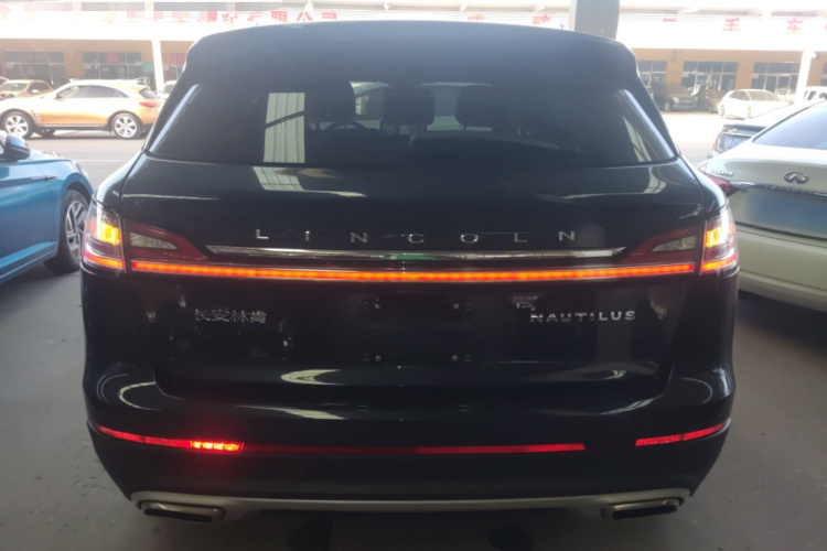 林肯 航海家 2021款 2.0T 四驱尊雅版车身外观6004