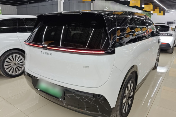 极氪MIX 2025款 长续航智驾版车身外观7