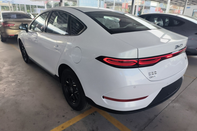 比亚迪 秦PLUS 2025款 DM-i 智驾版 55KM领先型车身外观4