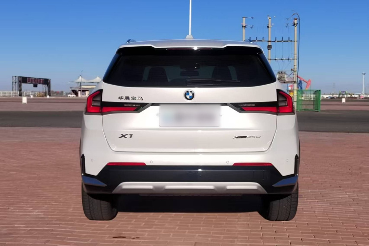 宝马X1 2023款 xDrive25Li X设计套装车身外观6004