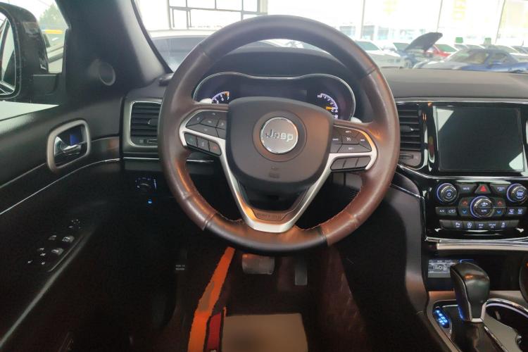 Jeep 大切诺基(进口) 2020款 3.0L 精英导航版中控内饰13