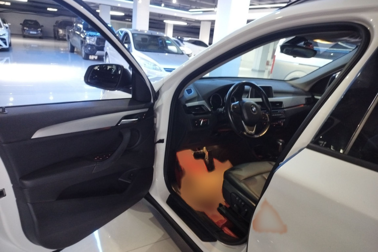 宝马X1 2019款 sDrive18Li 时尚型中控内饰7003