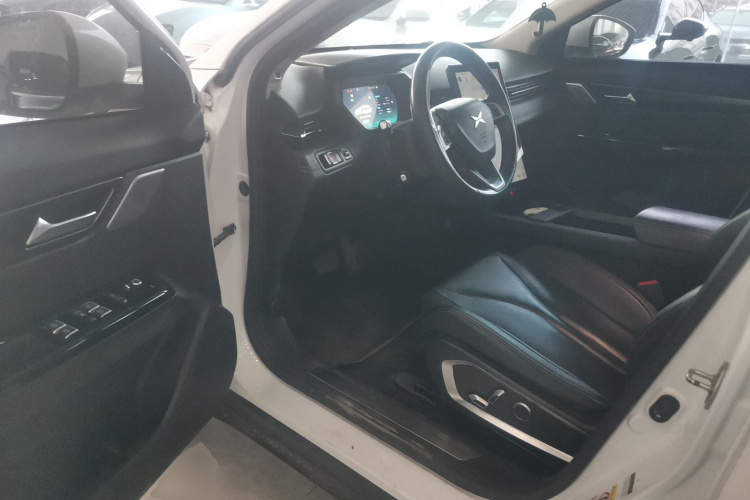 小鹏G3 2020款 520 智享版中控内饰7003