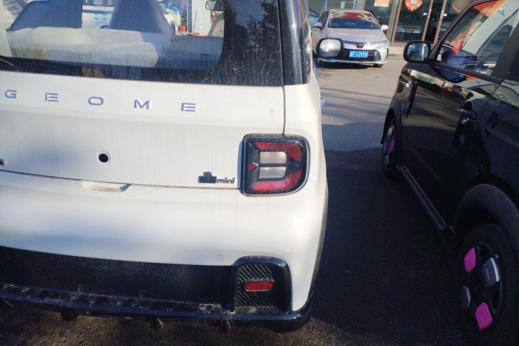 吉利银河 2025款 210km 熊猫卡丁车身外观9