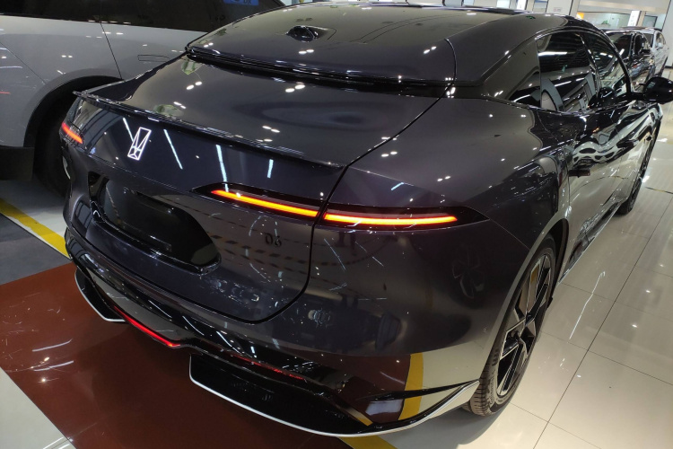 阿维塔06 2025款 Ultra纯电版车身外观6005