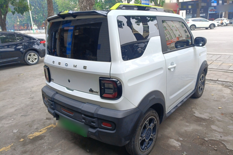 吉利银河 2024款 200km 熊猫骑士车身外观7