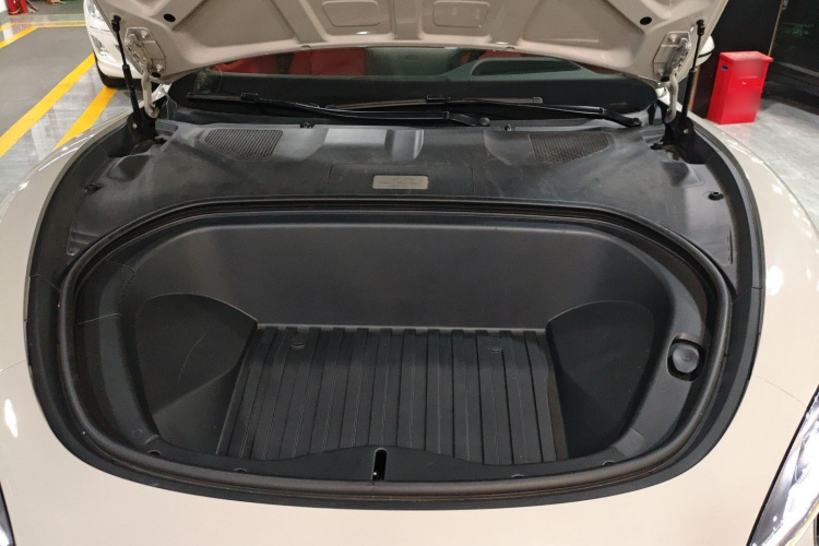 小米汽车 小米SU7 2024款 四驱超长续航高阶智驾Max版机舱底盘24