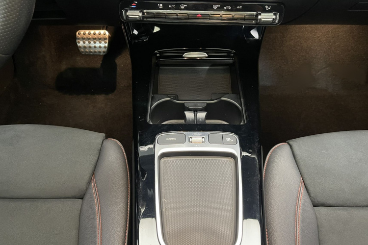 奔驰CLA 2024款 CLA 200中控内饰7003