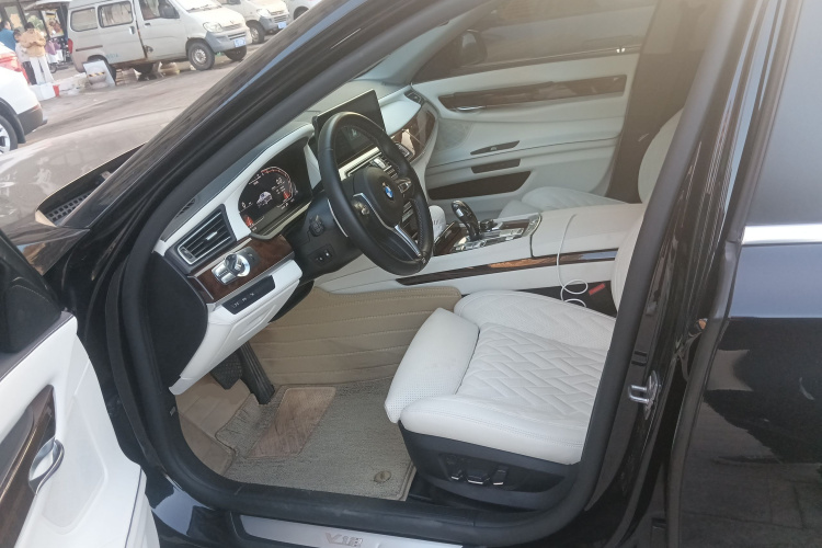 宝马7系 2010款 760Li中控内饰19