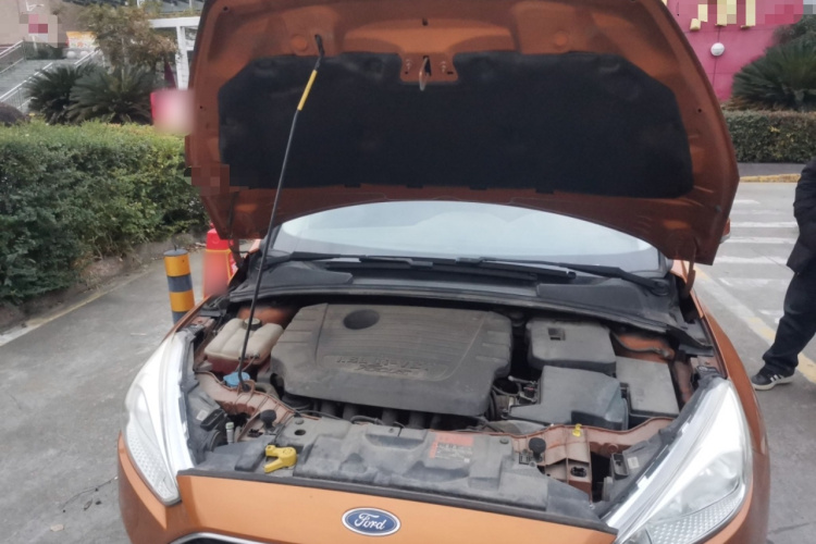 福特 福克斯 2015款 两厢 1.6L 手动风尚型局部细节24