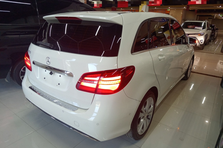 奔驰B级 2015款 B 200 时尚型车身外观6005