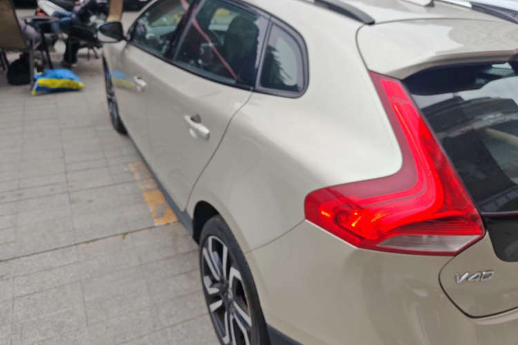 沃尔沃V40 2017款 Cross Country T3 智雅版车身外观6001