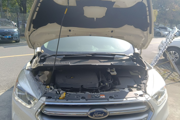 福特 翼虎 2017款 EcoBoost 180 两驱虎跃型机舱底盘24