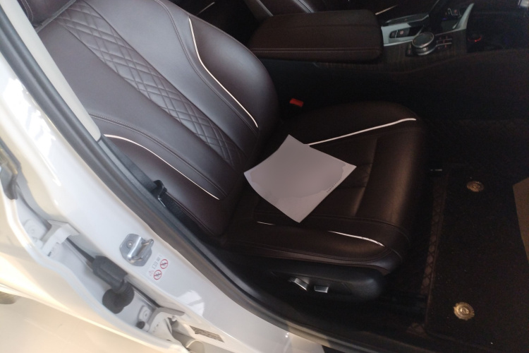 宝马5系 2019款 530Li 领先型 豪华套装局部细节41