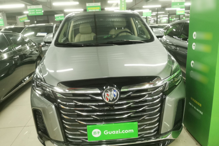 别克GL8 2023款 陆上公务舱 智慧尊贵型车身外观2