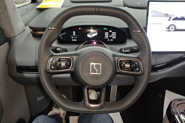 极氪MIX 2025款 长续航智驾版中控内饰13