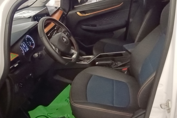 睿蓝汽车X3 PRO 2022款 1.5L CVT小飒中控内饰19