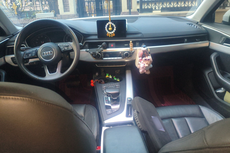 奥迪A4L 2017款 40 TFSI 时尚型中控内饰7002