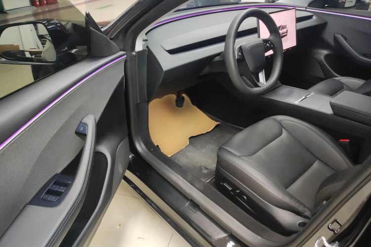 特斯拉 Model 3 2023款 后轮驱动版中控内饰20