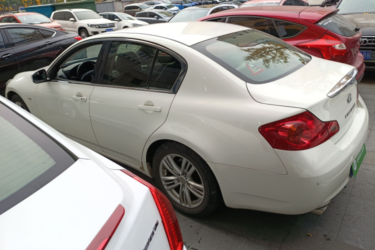 英菲尼迪G系 2013款 G25 Sedan 豪华运动版车身外观4